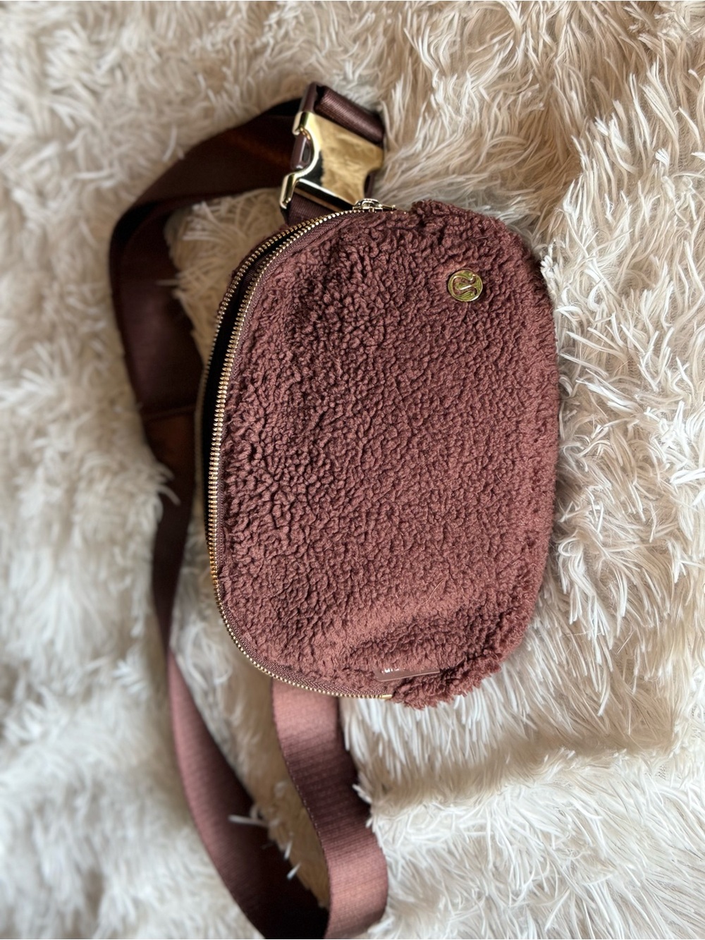 lululemon athletica Plush Sherpa Crossbody in Deep Mauve